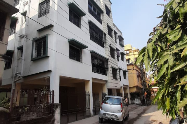 2BHK Flat for Sale near Haldiram’s VIP Road | East Mall Road