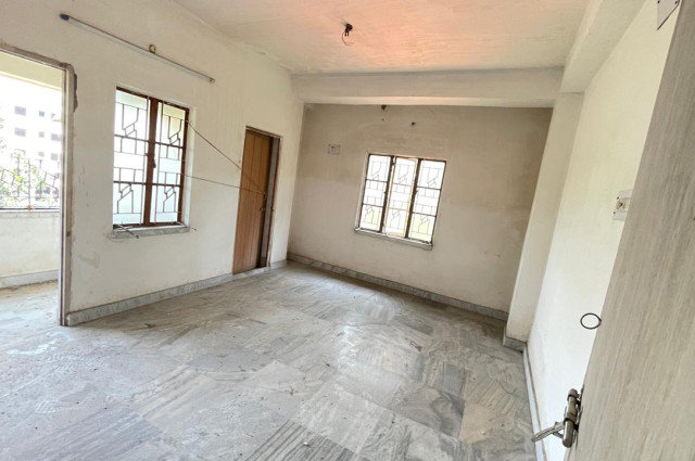 Resale 2BHK Flat for Sale – Rajarhat, 91 Bus Route